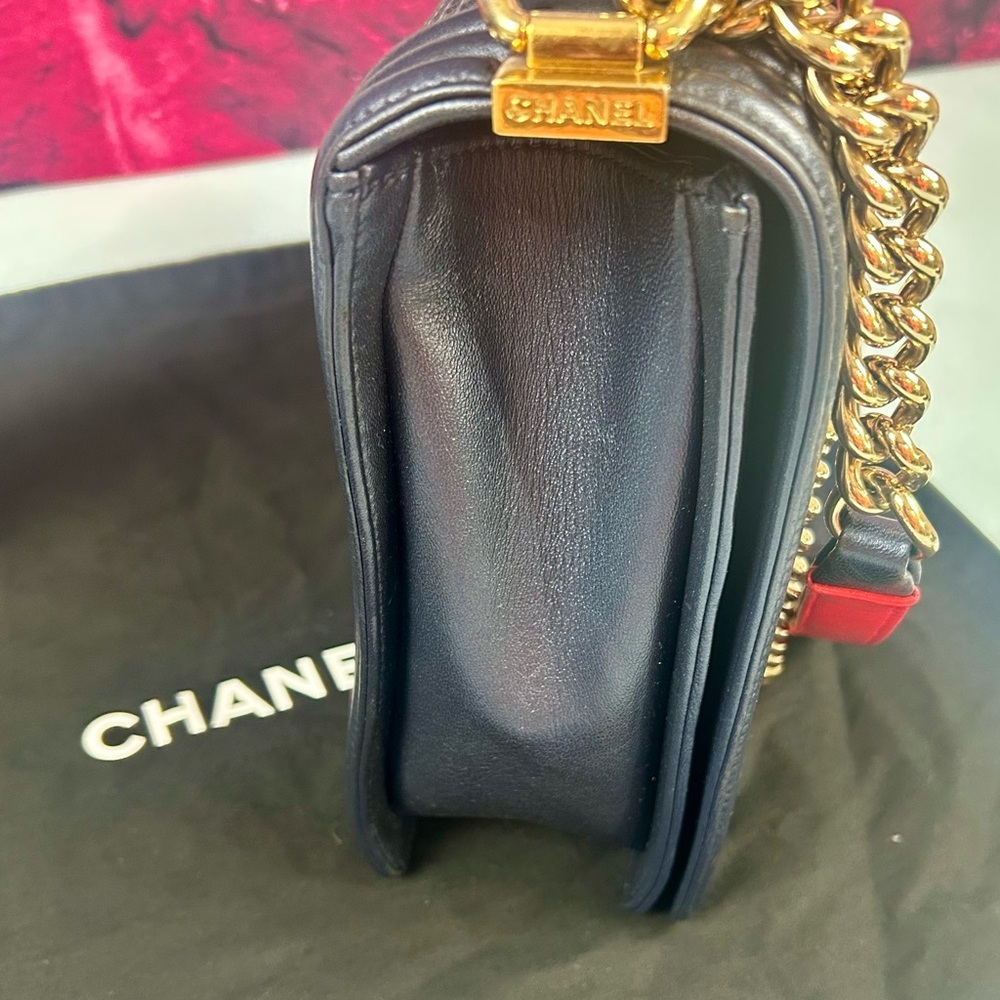 Chanel Le boy Maxi Blue and Red with Gold Chain - Picture 6 of 13